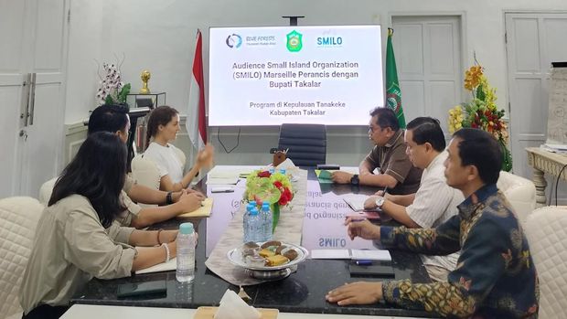 Bupati Takalar Mohammad Firdaus saat menerima kunjungan tim SMILO Prancis. Dokumen Istimewa