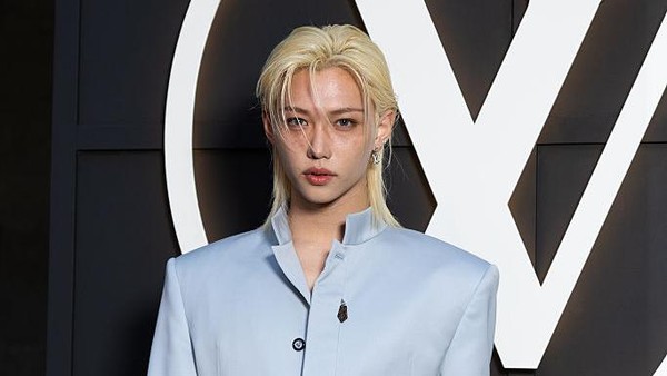 Foto: Felix Stray Kids Terlihat Unreal di Prancis, Ganteng Sekaligus Cantik