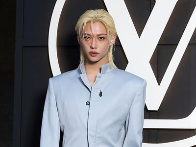 Foto: Felix Stray Kids Terlihat Unreal di Prancis, Ganteng Sekaligus Cantik