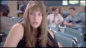 Ali Larter memerankan final girl Clear Rivers di Final Destination 1. Dia muncul juga di Final Destination 2. (Foto: dok. New Line Cinema/Warner Bros./via IMDb)