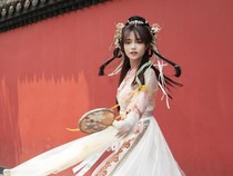 Fuji Bikin Pangling Pakai Hanfu Cina