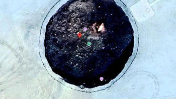 Koordinat: 40°1509.0″LU 58°2622.2″BT (Derweze, Turkmenistan) Kawah gas ini telah terbakar terus menerus sejak tahun 1971. Dijuluki Pintu Neraka, lubang api ini sangat mempesona sekaligus meresahkan, dan ya, ini nyata. Foto: Boredpanda