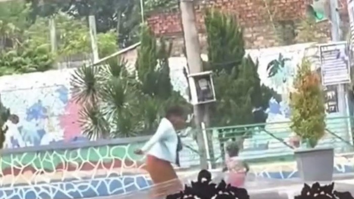 Ibu di Jambi diduga menganiaya anaknya untuk mengemis di jalan