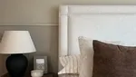 7 Inspirasi Gaya Wall Panel di Kamar, Auto Keren!