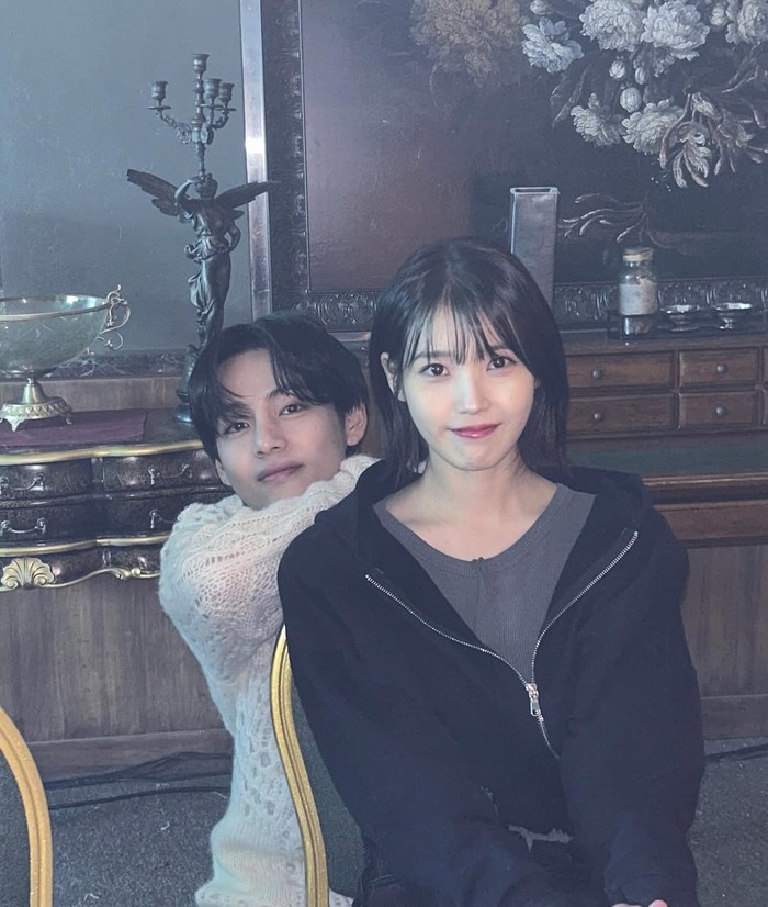 IU