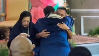 Ivan Gunawan mengaku bersyukur karena bisa melaksanakan ibadah haji tahun ini. Ia berharap semuanya berjalan lancar.  Foto: instagram Ivan Gunawan