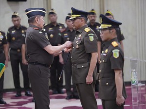 Jaksa Agung Lantik Ponco Hartanto Jadi SesJAMBin, Hendro Dewanto Kajati Jateng