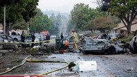 Pesawat yang jatuh menyebabkan kebakaran hebat yang merusak sekitar 10 rumah dan beberapa kendaraan di area permukiman militer tersebut. Satu rumah dilaporkan hancur total, dan lebih dari 100 warga dievakuasi dari lokasi kejadian. Beberapa warga mengalami luka ringan akibat menghirup asap dan luka saat melarikan diri dari rumah mereka.
