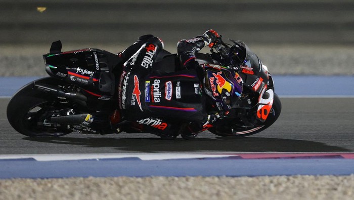 FILE PHOTO: MotoGP - Qatar Grand Prix - Lusail International Circuit, Doha, Qatar - April 13, 2025 Aprilia Racings Jorge Martin in action REUTERS/Ibraheem Al Omari/File Photo