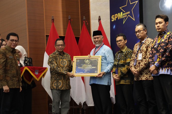 Kemendagri Beri Penghargaan Pemda dengan Kinerja Penerapan SPM Terbaik