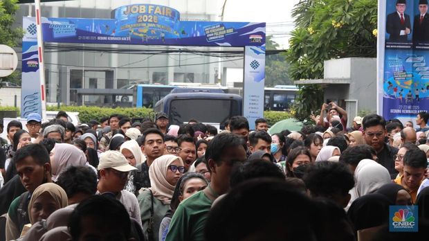 Kementerian Ketenagakerjaan (Kemnaker) menggelar Job Fair Kemnaker 2025 yang diselenggarakan pada 22-23 Mei 2025 di Gedung Kemnaker, Jakarta Selatan. (CNBC Indonesia/Muhammad Sabki)