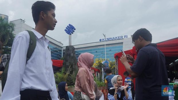 Kementerian Ketenagakerjaan (Kemnaker) menggelar Job Fair Kemnaker 2025 yang diselenggarakan pada 22-23 Mei 2025 di Gedung Kemnaker, Jakarta Selatan. (CNBC Indonesia/Muhammad Sabki)