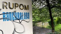 Kolam Retensi Rancabolang ini sudah dilengkapi rumah pompa atau rupom berkapasitas sekitar 150 liter air per detik.