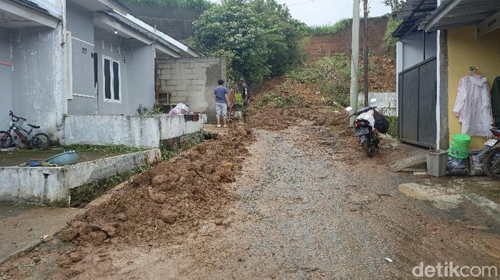 Kondisi bencana alam longsor di Sukabumi