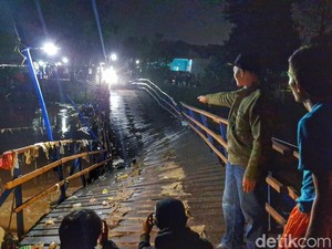 Jembatan Apung Bojongsoang-Baleendah Patah, Warga Sempat Panik