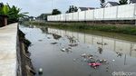 Sungai Cinambo Bandung yang Berhias Sampah