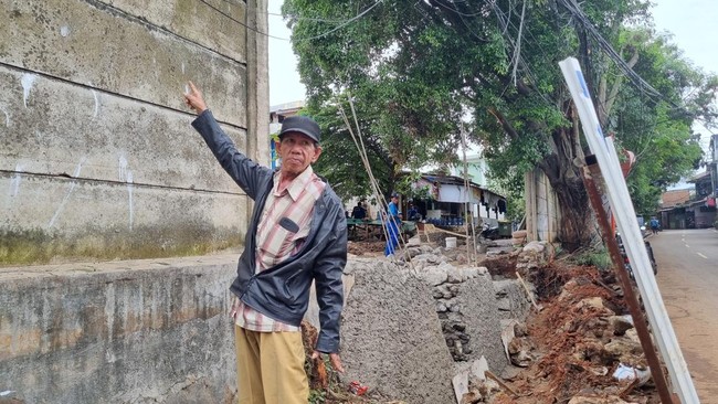 Keluh Kesah Warga Jaksel Gara-gara Tanggul Jebol Berujung Air Bah