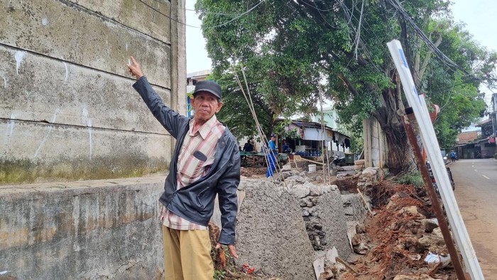 Kondisi Terkini Tanggul Jebol di Jaksel, Mulai Dibangun Kembali