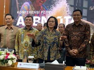 Usai Dilantik, Dirjen Pajak dan Bea Cukai Baru Langsung Ikut Konpers APBN