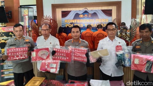 Konferensi pers pengungkapan kasus narkoba di Mapolres Tabanan, Kamis (23/5/2025). (Foto: I Dewa Made Krisna Pradipta/detikBali)