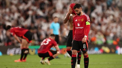 2 Momen Klub Manchester Keok dari Klub London di Laga Final Musim Ini