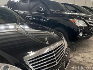 Puluhan Mobil Mewah Aset Sritex Bakal Dilelang, Ada Alphard-Mercy S Class