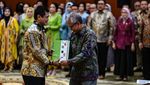 Momen Sri Mulyani Lantik Dirjen Bea Cukai-Dirjen Pajak Pilihan Prabowo