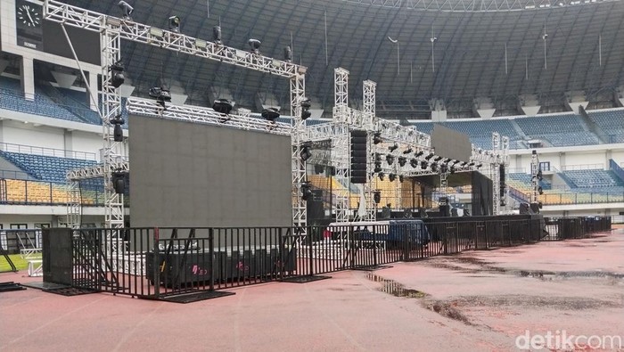 Panggung di GBLA Panggung di GBLA
