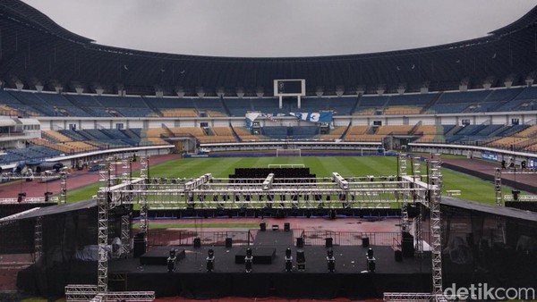 Panggung untuk Sang Juara di GBLA
