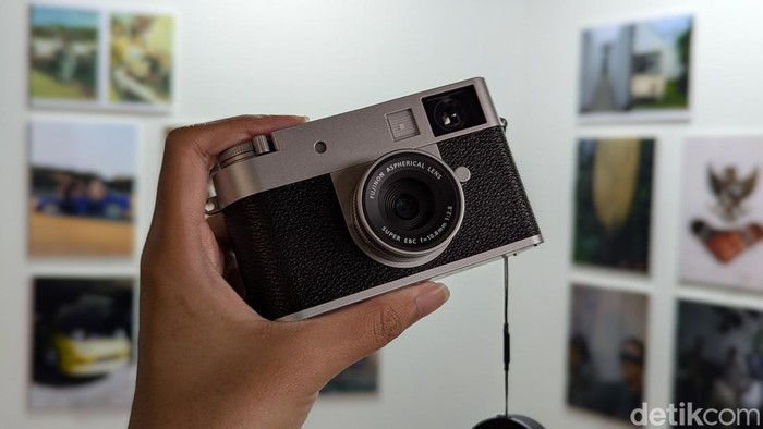 Peluncuran Fujifilm X Half