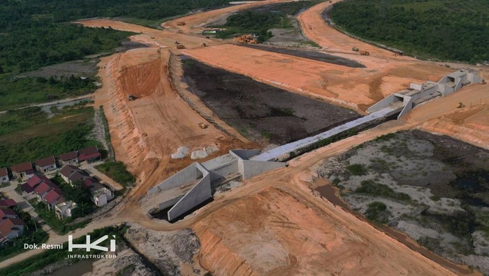 PT Hutama Karya Infrastruktur (HKI), anak usaha PT Hutama Karya (Persero), mencatat kemajuan signifikan pada pembangunan Jalan Tol Lingkar Pekanbaru, bagian dari ruas Rengat–Pekanbaru dalam jaringan Jalan Tol Trans Sumatera (JTTS).