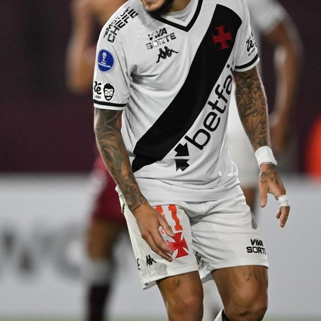 Coutinho, Origi, dan Mereka yang Masih Nganggur