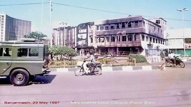Potret Jumat Kelabu di Banjarmasin yang diabadikan warga.