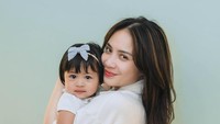 Ranayma Malika Raudia Andara adalah nama lengkap Lily yang diberikan Nagita dan Raffi. Foto: instagram Raffi Ahmad dan Nagita Slavina