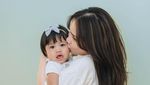 7 Potret Kebersamaan Lily dan Nagita Slavina, Sama-sama Cantik!