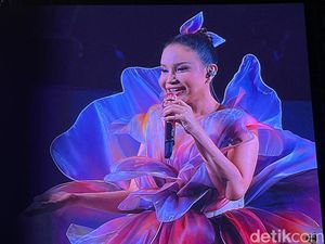 Rossa Berubah Jadi Idol, Nyanyi Heavy Rotation Bareng JKT48