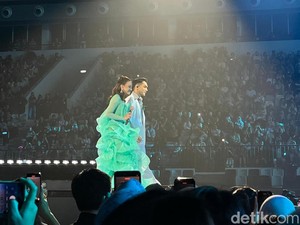 Video 4 Sorotan Menarik di Konser Tunggal Rossa Here I Am Jakarta