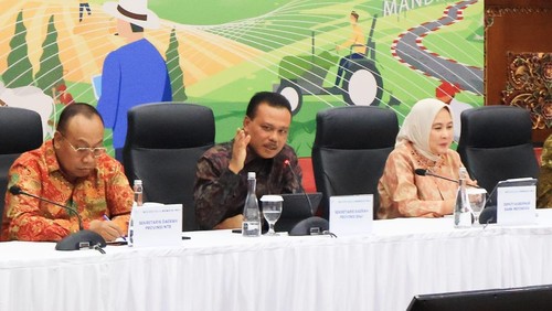 Sekda Bali, Dewa Made Indra, mewakili Gubernur Bali membuka Gerakan Nasional Pengendalian Inflasi Pangan (GNPIP) Wilayah Balinusra di Kantor Perwakilan Bank Indonesia (BI) Bali, Jumat (23/5/2025). (Dok. Pemprov Bali)