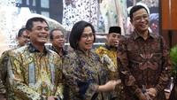 Lalu Sri Mulyani Indrawati juga melantik Bimo Wijayanto sebagai Direktur Jenderal (Dirjen) Pajak baru.