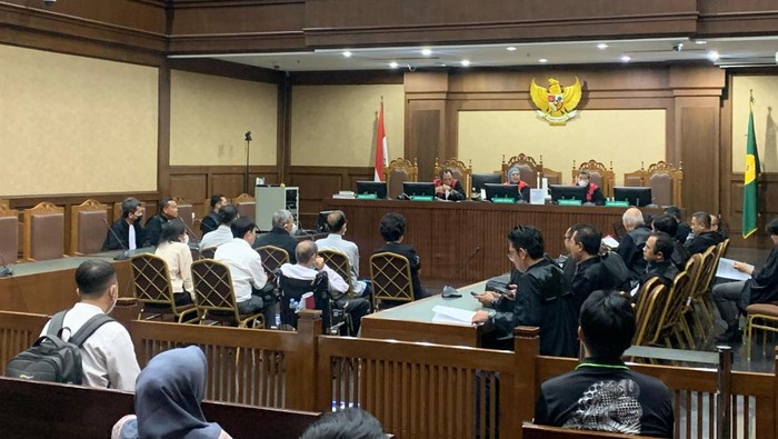 Sidang 7 terdakwa pihak swasta dalam kasus dugaan korupsi pengelolaan kegiatan usaha komoditas emas.
