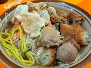 Slurrp! Nikmat Hangat 5 Soto Legendaris yang Teruji Kelezatannya