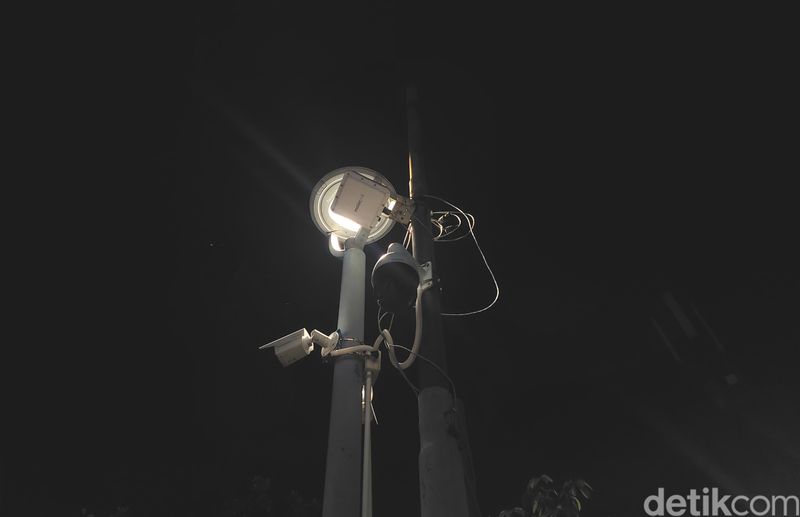 Suasana malam di taman-taman Jakarta