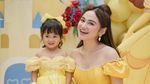 Syifa Hadju Bergaun Kuning Jadi Princess Belle, Secerah Mentari Pagi