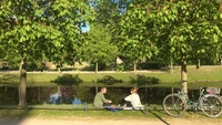 Tiergarten merupakan salah satu taman populer dan terbesar di Jerman yang terbentang di lahan seluas 210 hektar. Taman ini berada di distrik dengan nama yang sama yaitu Tiergarten dan buka 24 jam. (dok visitberlin.de)
