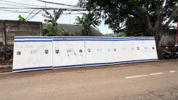 Tembok di Jaksel yang jebol.