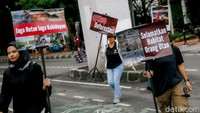 Mereka menilai bahwa Kalteng mengalami darurat ekologis dan mendesak pemerintah untuk segera mengambil tindakan untuk melindungi kelestarian lingkungan.