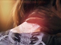 Wanita Ini Patah Tulang usai Berguling di Kasur, Penyebabnya Bikin Geleng-geleng