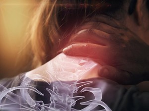 Wanita Ini Patah Tulang usai Berguling di Kasur, Penyebabnya Bikin Geleng-geleng