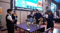 Andrew White mencicipi inovasi minuman yang dibuat para mixologist hotel, restoran, dan kafe papan atas. (Foto: ist)