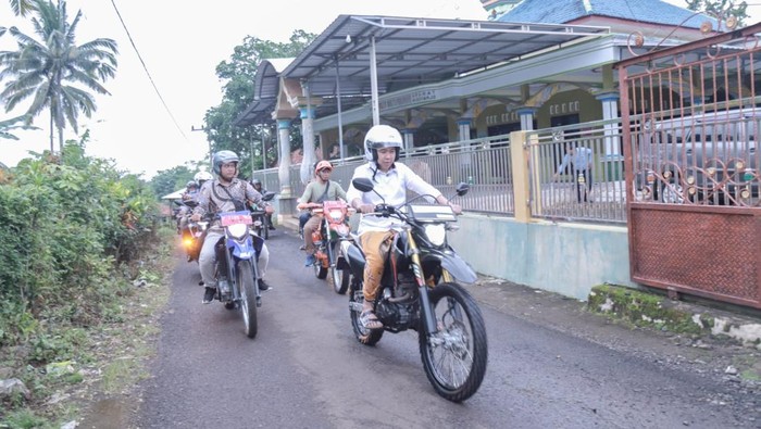 Bupati Jember saat melaksanakan program Bungadesaku di Kecamatan Tanggul.